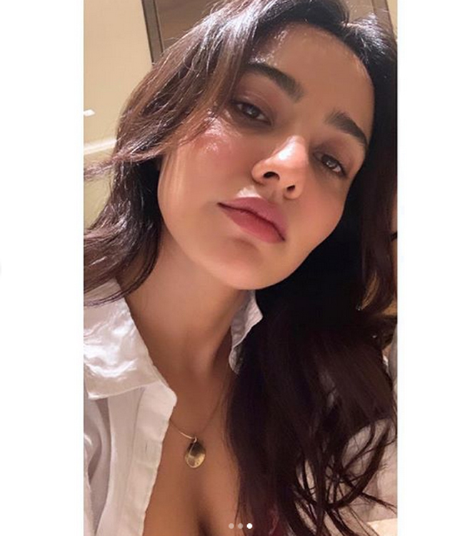 Neha Sharma Instagram Pics